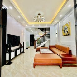 Bán nhà NGuyễn Văn Linh - Phòng Khách