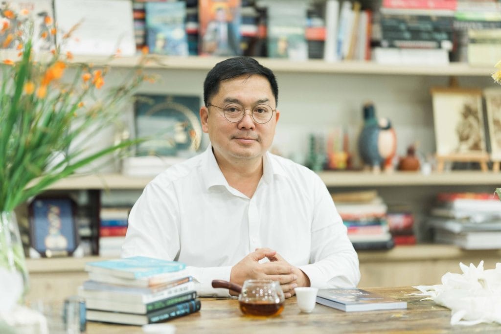 Hoàng Nam Tiến khuyên mua nhà